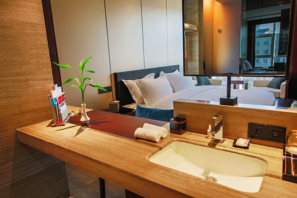 Яньтай: Yantai Meiya International ApartHotel (Previous Ramada Plaza)