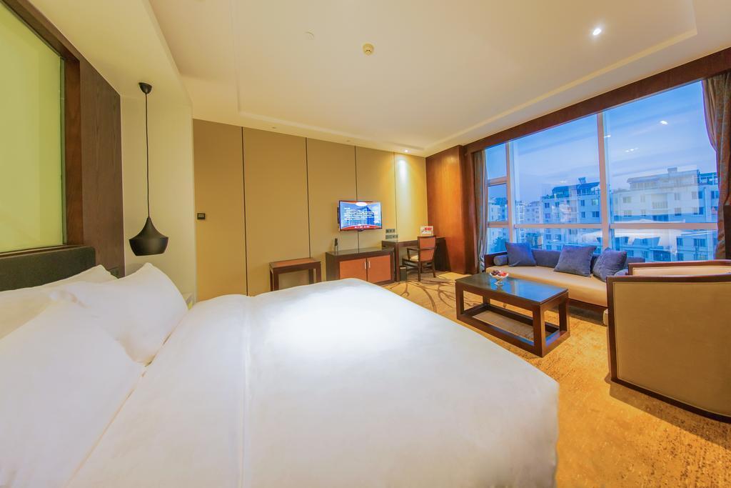 Яньтай: Yantai Meiya International ApartHotel (Previous Ramada Plaza)