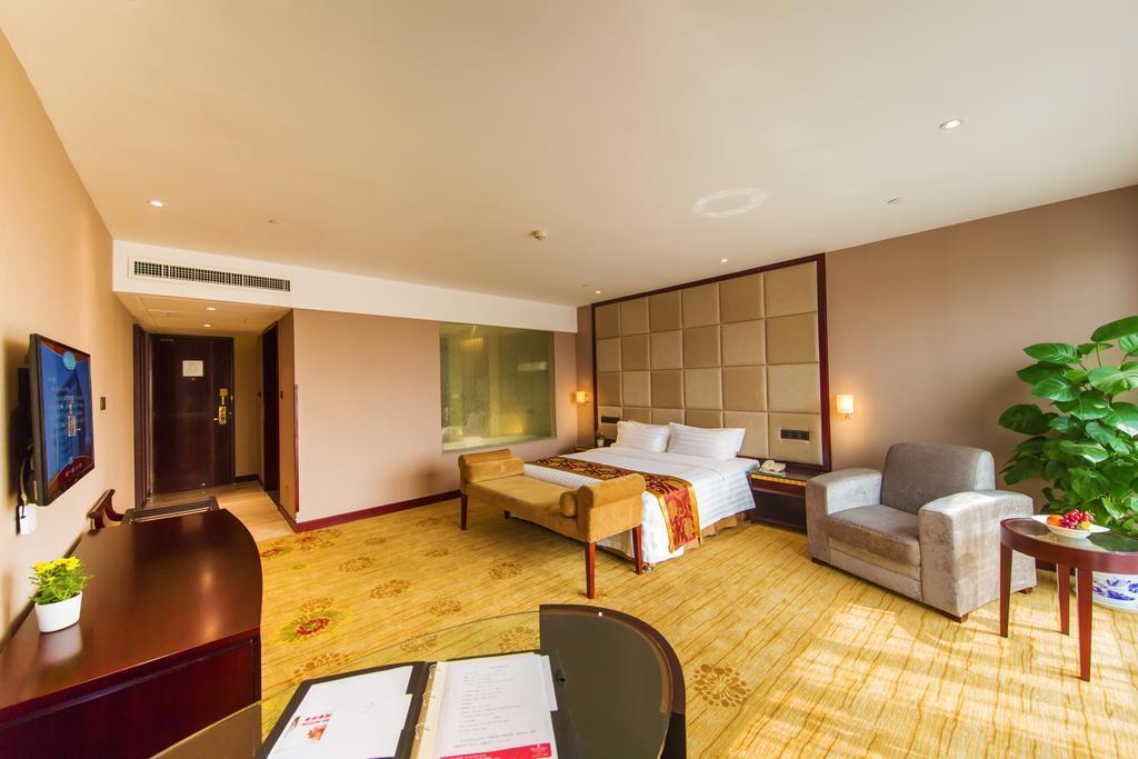 Яньтай: Yantai Meiya International ApartHotel (Previous Ramada Plaza)