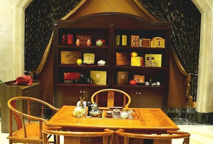 Синьян: Huangguan Business Hotel