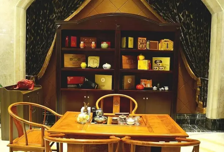 Синьян: Huangguan Business Hotel