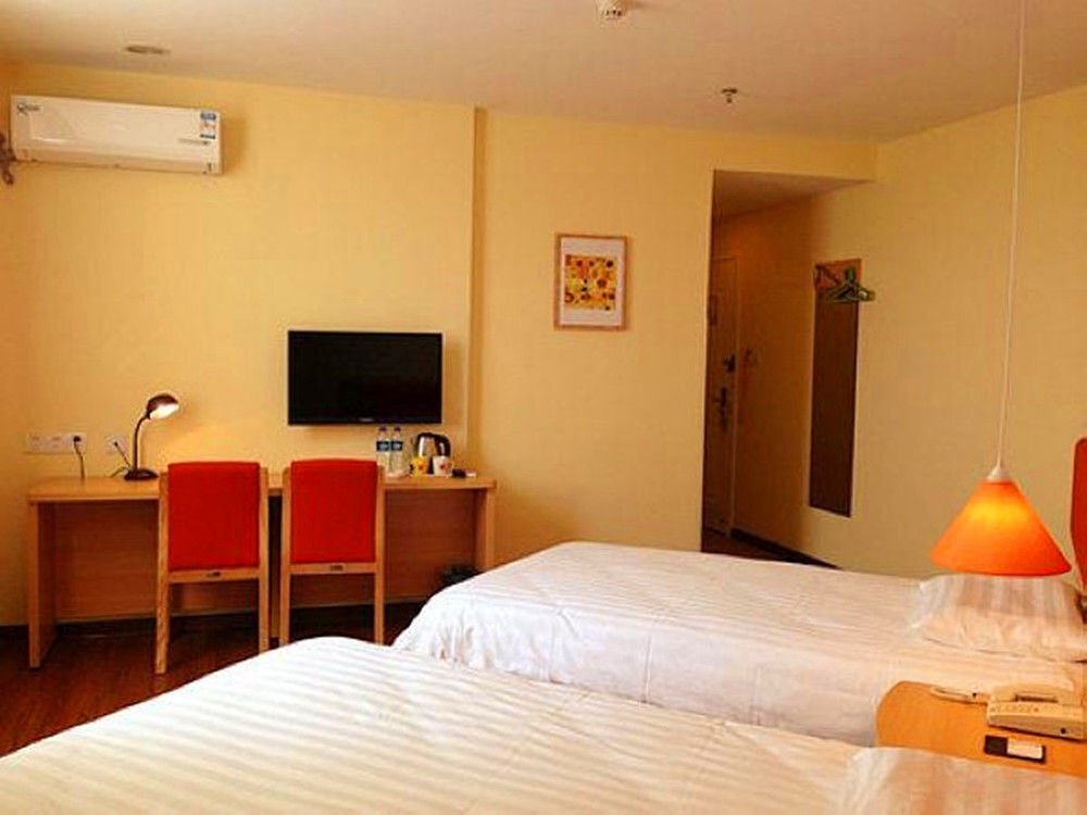 Уси: Home Inn Wuxi Anzhen Town