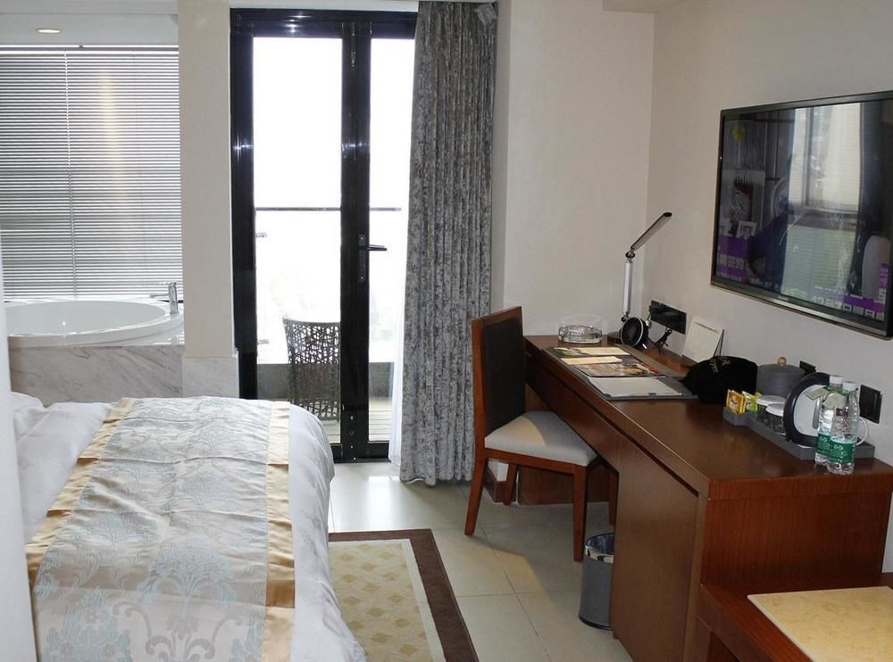 Куньмин: Hotspring Peninsula Resort Hotel