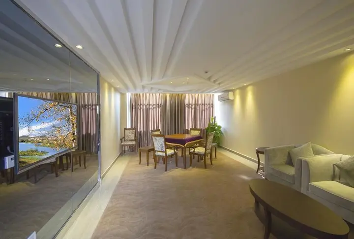 Куньмин: Hotspring Peninsula Resort Hotel