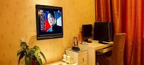 Дунъян: Hengdian Pineapple Hotel