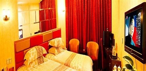 Дунъян: Hengdian Pineapple Hotel