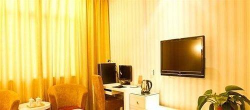 Дунъян: Hengdian Pineapple Hotel