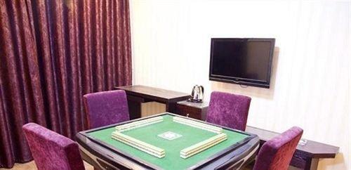 Дунъян: Hengdian Pineapple Hotel