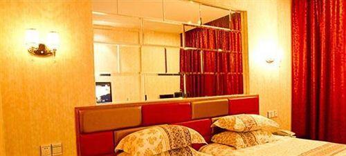 Дунъян: Hengdian Pineapple Hotel