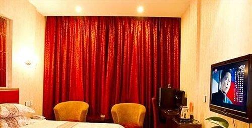 Дунъян: Hengdian Pineapple Hotel