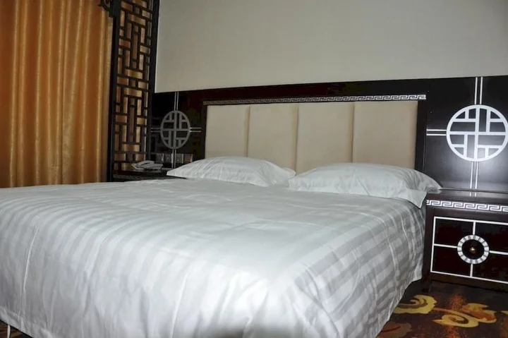 Цзиньчжун: Lingshi Villas