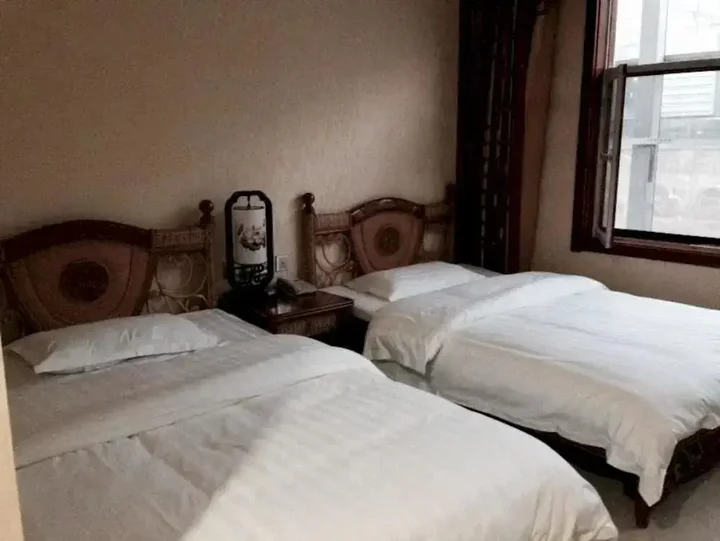 Цзиньчжун: Lingshi Villas