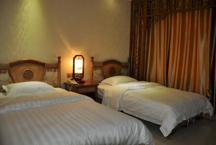 Цзиньчжун: Lingshi Villas