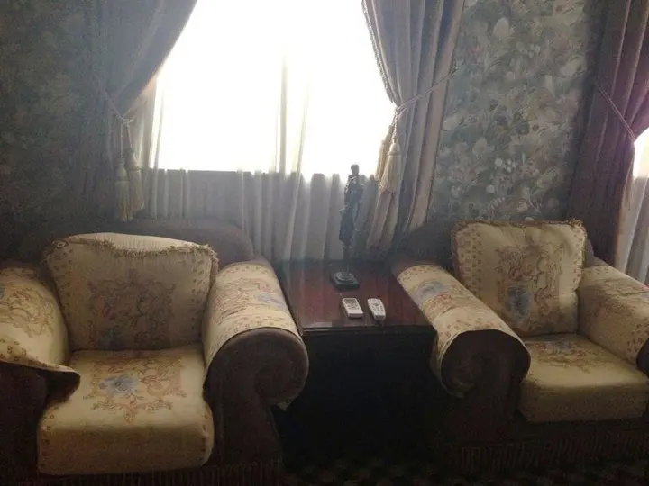 Шанхай: Ling Long Hotel