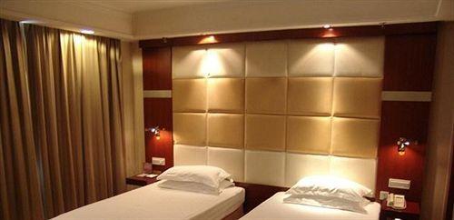 Урумчи: Quanjude Tianshan Hotel - Urumqi