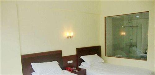 Шанграо: Mount Sanqingshan Sanqing Lake Resort