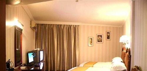 Хуайхуа: Huaihua Tianfu Hotel