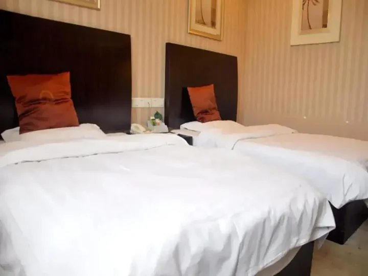 Уху: Manston Holiday Hotel