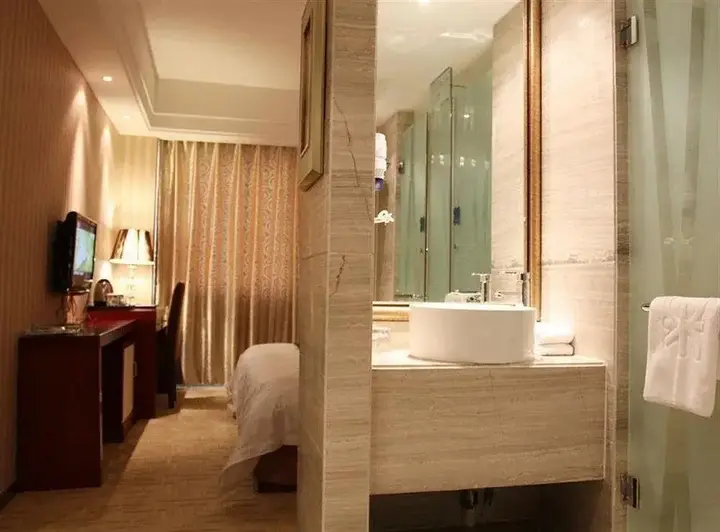 Уху: Manston Holiday Hotel