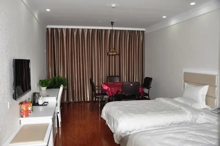 Чжэнчжоу: Gongyi Wanyang Business Hotel