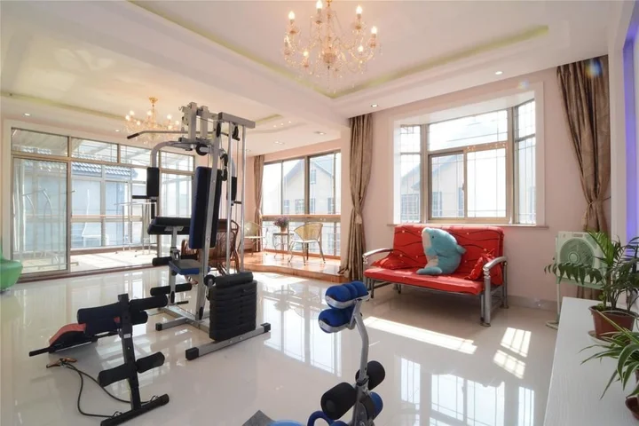 Цзясинь: Xinyi Inn
