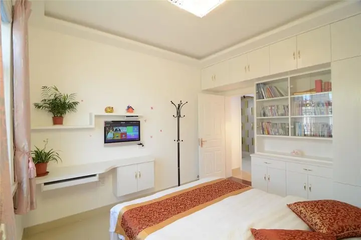 Цзясинь: Xinyi Inn