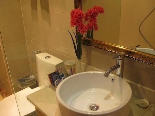Дечен: Shenchuan Hotel