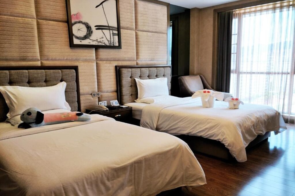 Kun Ming Shengshi Qianhe Hotel — фото 4