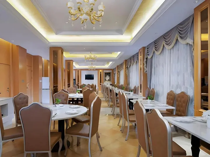 Куньмин: Vienna Hotel (Chuanxin Drum Tower Metro Station, Beijing Road)