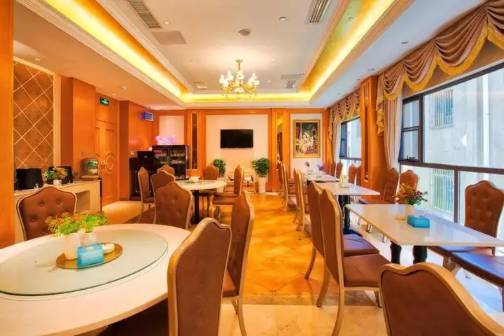 Куньмин: Vienna Hotel (Chuanxin Drum Tower Metro Station, Beijing Road)
