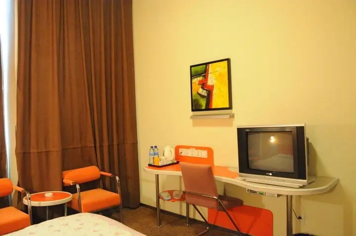 Уси: Motel 168 Hotel