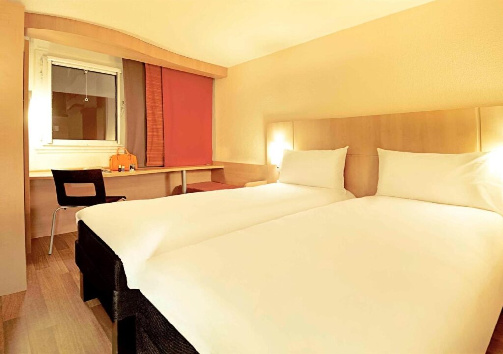 Ибинь: Xiweiya Hotel (Cuiping District High Passenger Station Yibin University)