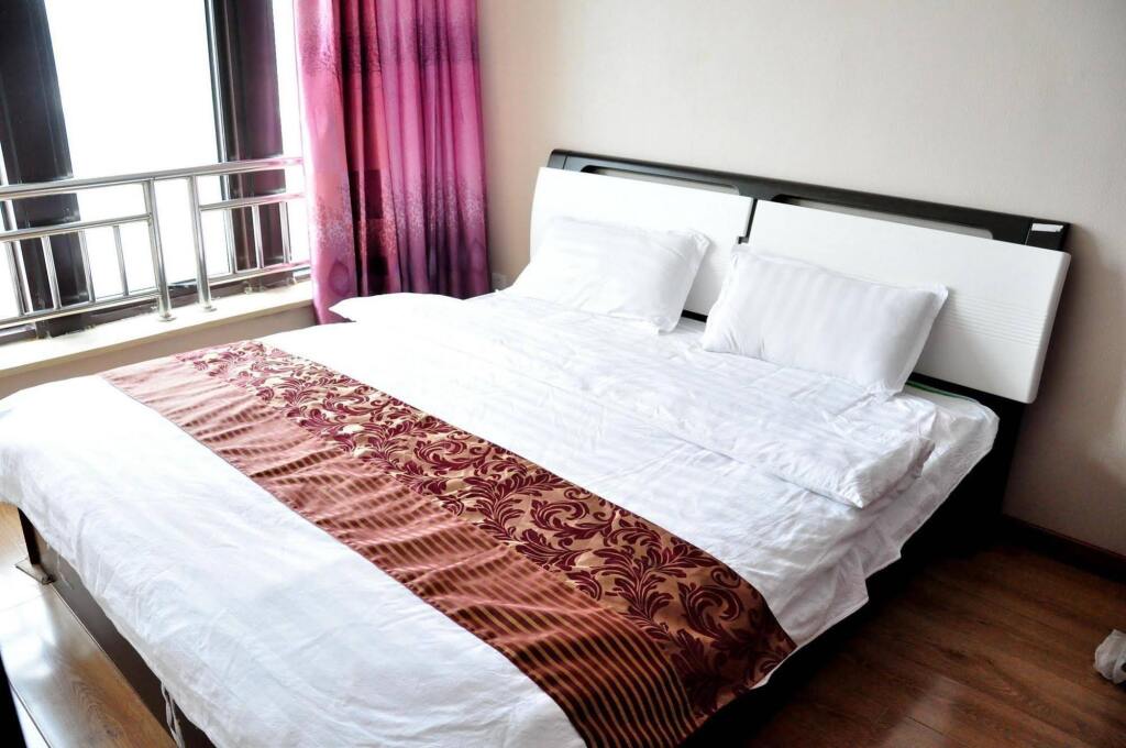 Jinfeng Hotel Apartment — фото 1