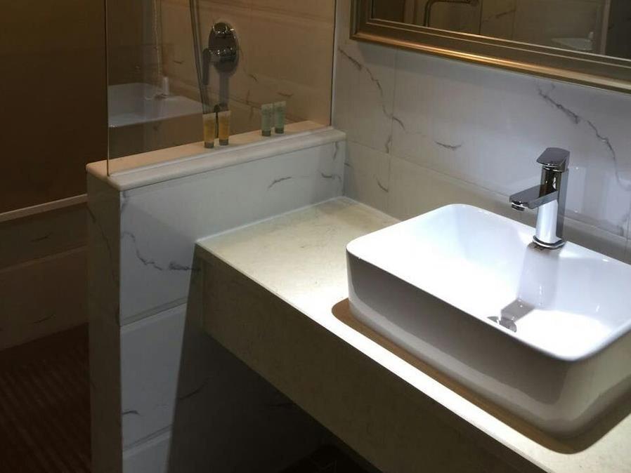 Фошань: Zhongying Holiday Hotel - Foshan