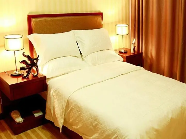 Синин: Back Home Hotel