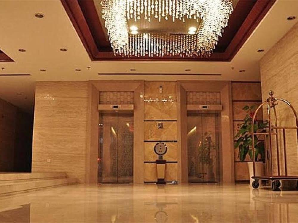 Нинбо: Gomine Apartment Hotel (Ningbo Yinyi Global Center)