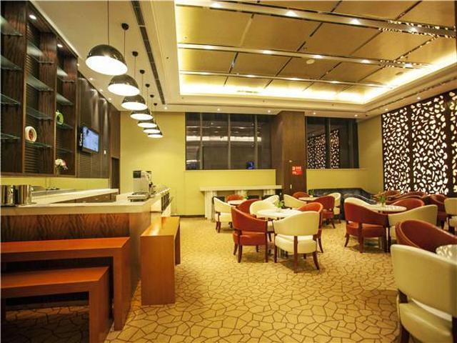 Чжэнчжоу: Jinjiang Metropolo Zhengzhou Erqi Wanda Plaza