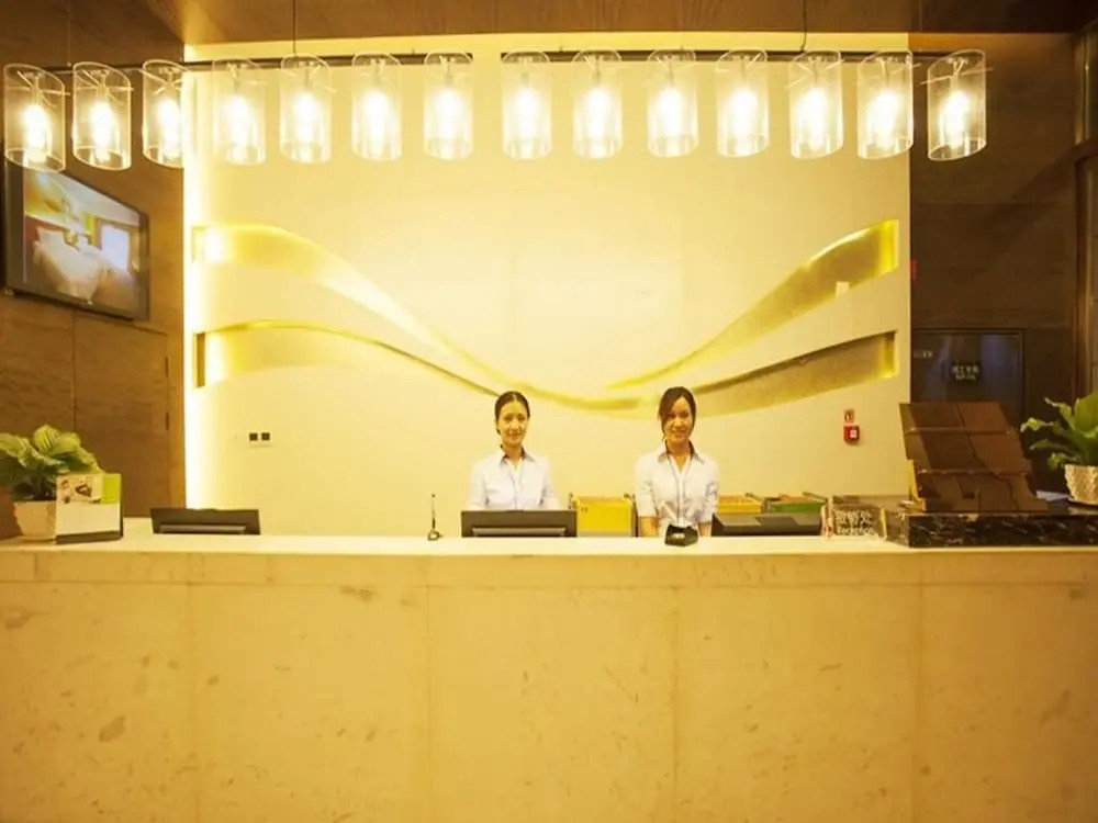 Чжэнчжоу: Jinjiang Metropolo Zhengzhou Erqi Wanda Plaza