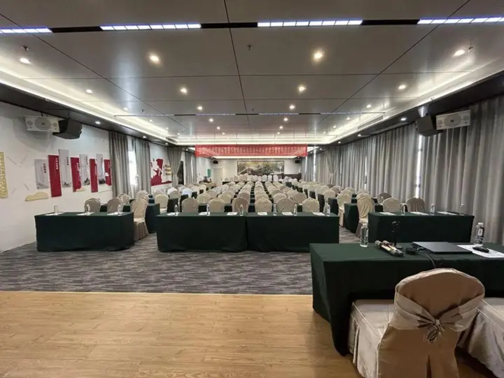 Гуйлинь: Garden Holiday Hotel - Guilin