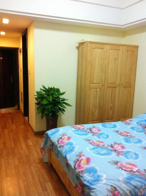 Zhenjiang Jingwei Hotel Apartment — фото 1