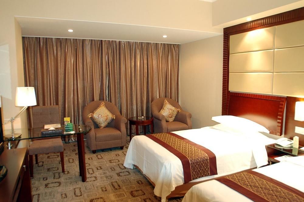 Уси: Jinlun Hotel