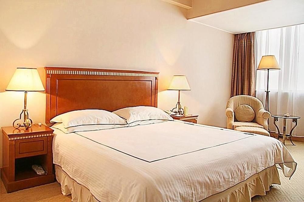 Уси: Jinlun Hotel