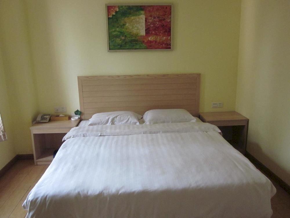 Шаогуань: Nanxiong Happy 365 Business Hotel