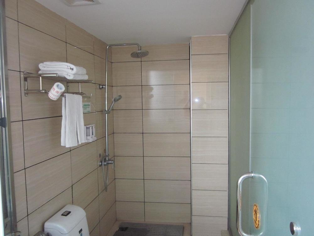 Шаогуань: Nanxiong Happy 365 Business Hotel