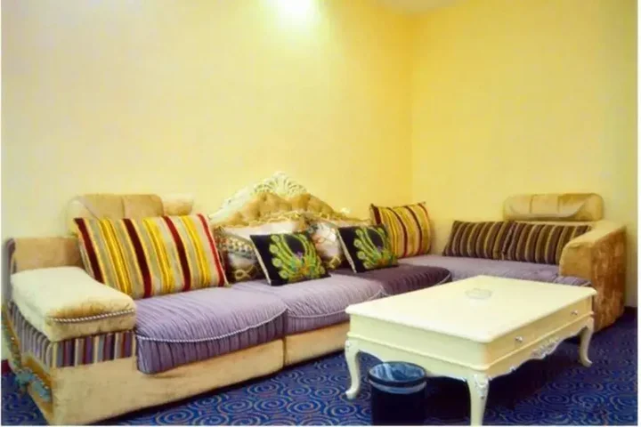 Лоян: Yiyang Three Star Business Hotel