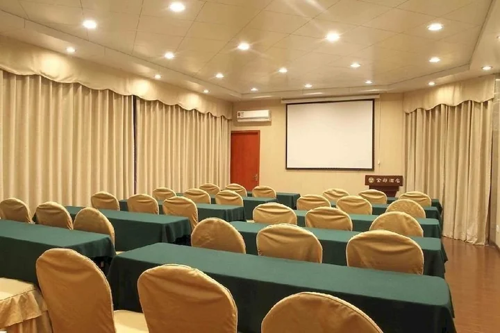 Фошань: 佛山金湖酒店