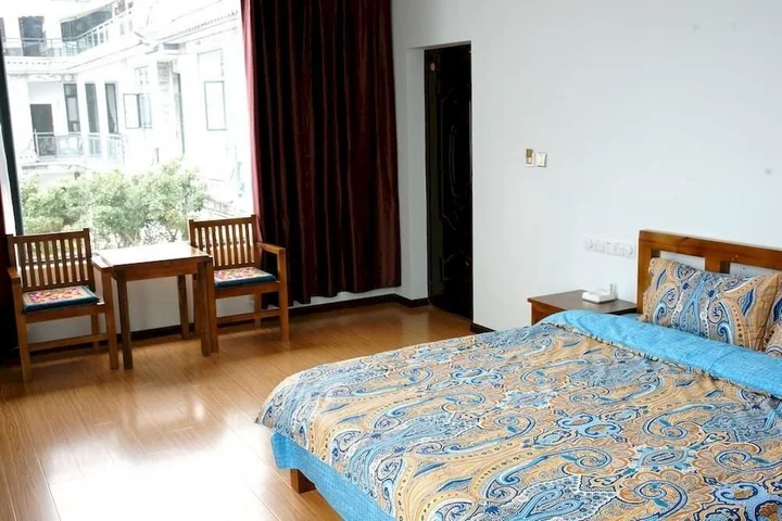 Дали: Dali Cityfall Inn