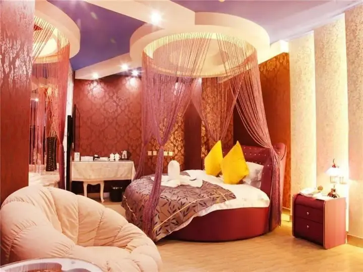 Чжэнчжоу: To Youth Themed Hotel