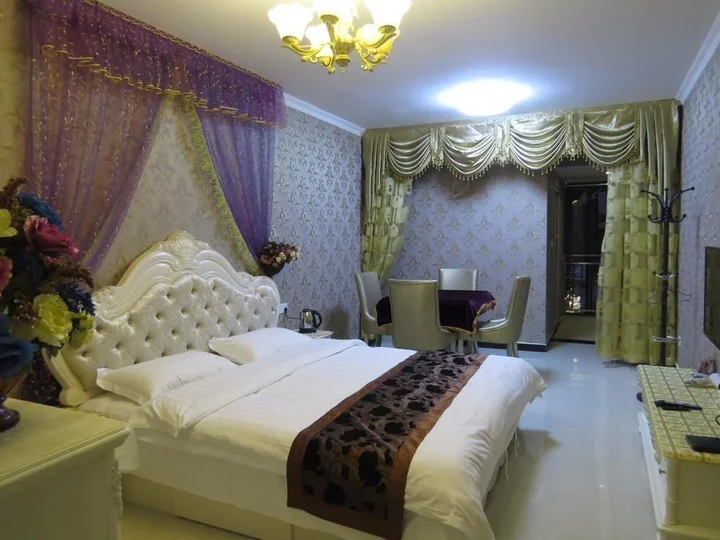 Чунцин: River Bank Courtyard Theme Apartment- Chongqing