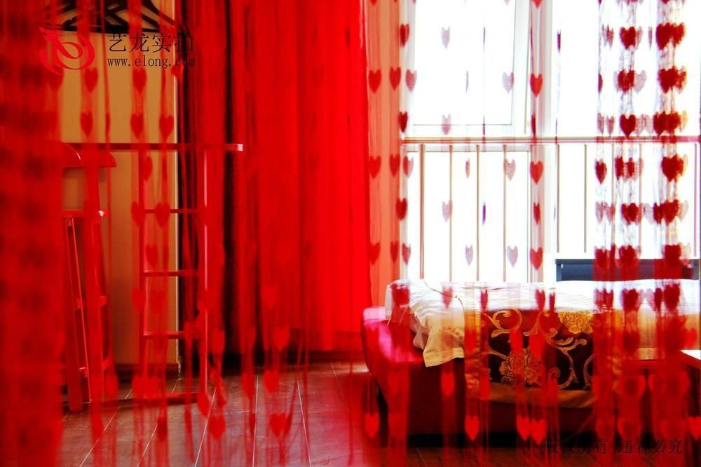 Далянь: Dalian Sea View Deluxe Apartment-wanda Plaza